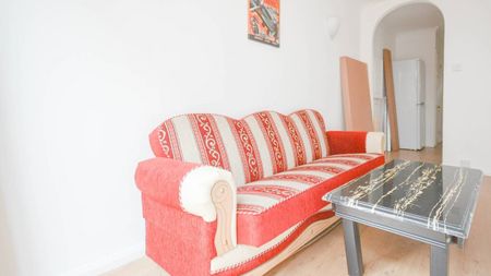 4 bedroom flat for rent - Photo 3