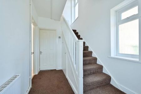 3 bedroom semi-detached house to rent - Photo 4