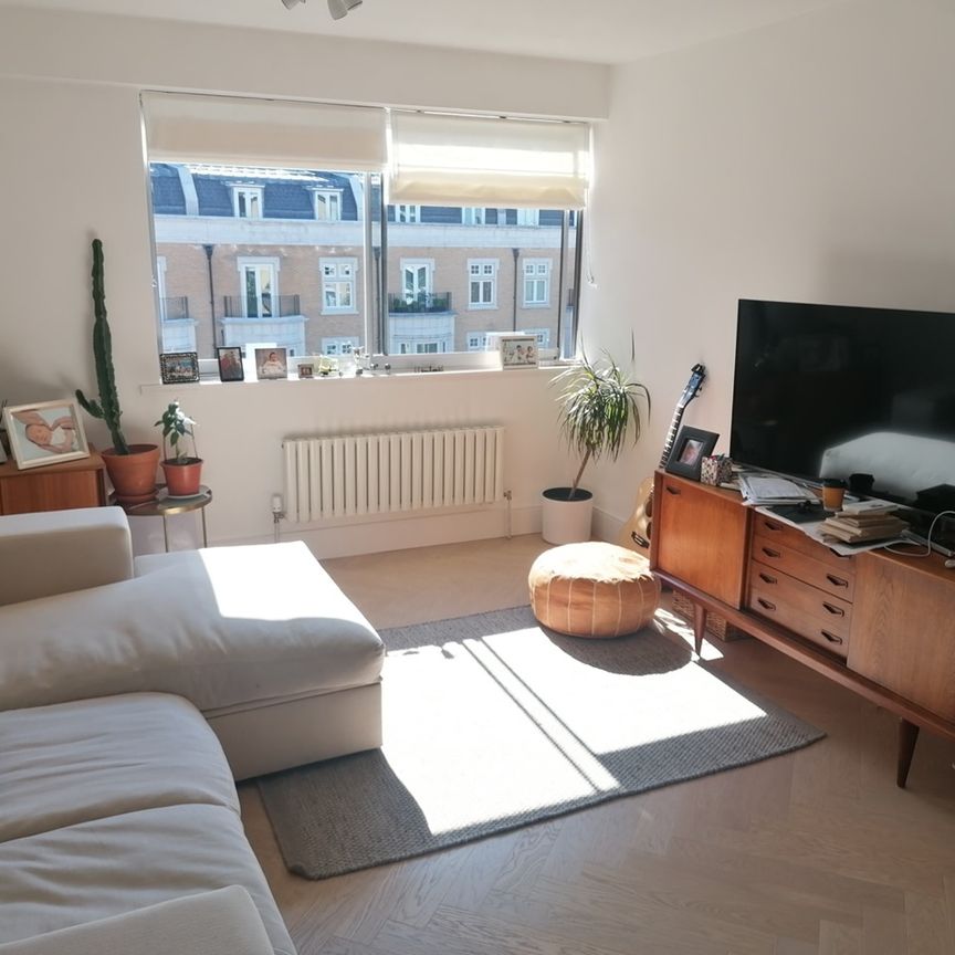 2 Bed Flat, Kensington Heights, W8 - Photo 1