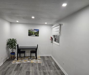 499 Wilson Road N #Main Floor - Photo 2