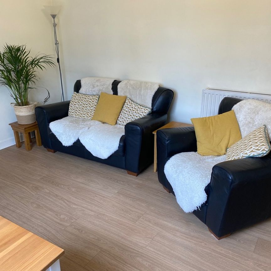 2 Bed Flat, Pilton Avenue, EH5 - Photo 1