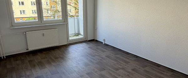 Instandgesetzte 2-Raumwohnung mit Balkon! - Foto 1