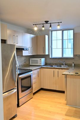 For Lease - 105 Victoria Street Unit# 809, Toronto, Ontario - Photo 1