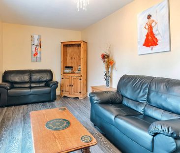 Netley Hall Cottages - Photo 1