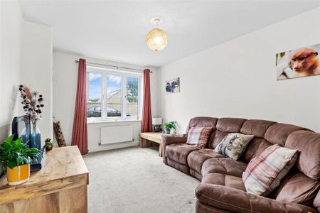 2 bedroom end of terrace house to rent - Photo 2