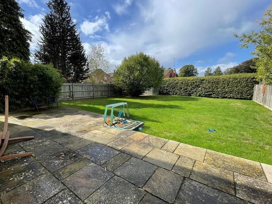 5 bedroom detached house to rent - Photo 1