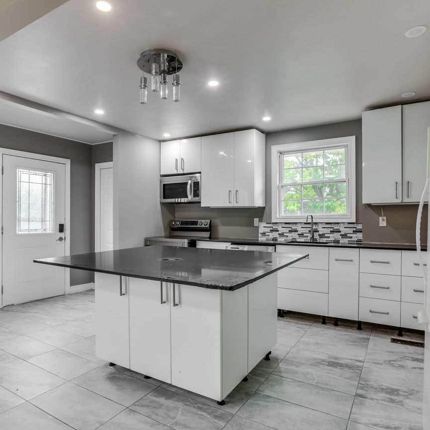 For Lease - 63 Renny Crescent Unit# MAIN, London South, Ontario - Photo 1