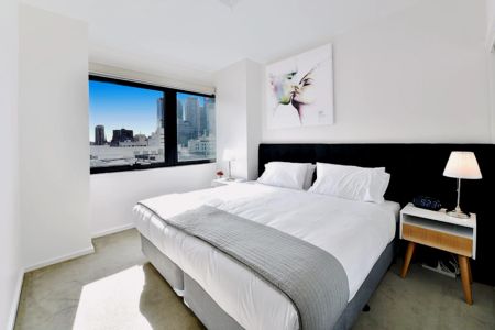 Snug 2-bedroom apartment near Melbourne Central Station - Photo 5