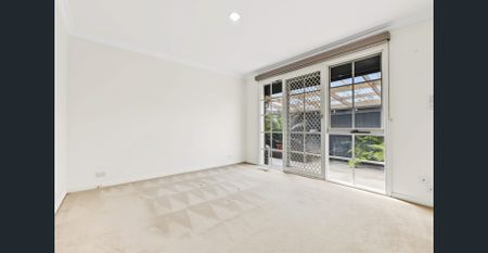 Spacious Family Living with Exceptional Outdoor Entertaining! - Photo 4