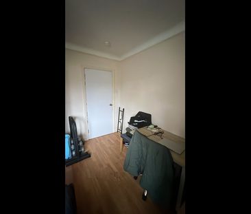 Room in a Shared House, Queensland Avenue, SW19 - Photo 5
