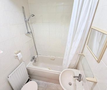 Studio to rent - Photo 6
