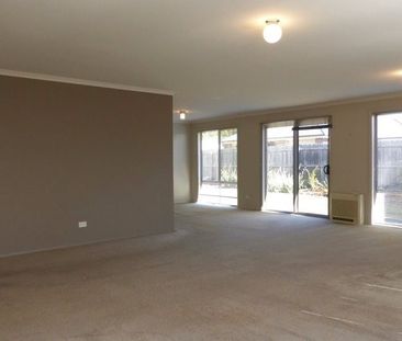 14 Bethune Place, Newnham - Photo 1