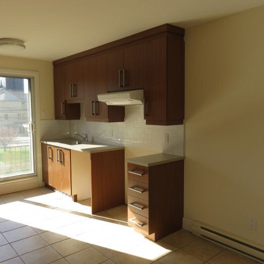 4 1/2 En Face De L'Hôpital Santa Cabrini - Photo 1