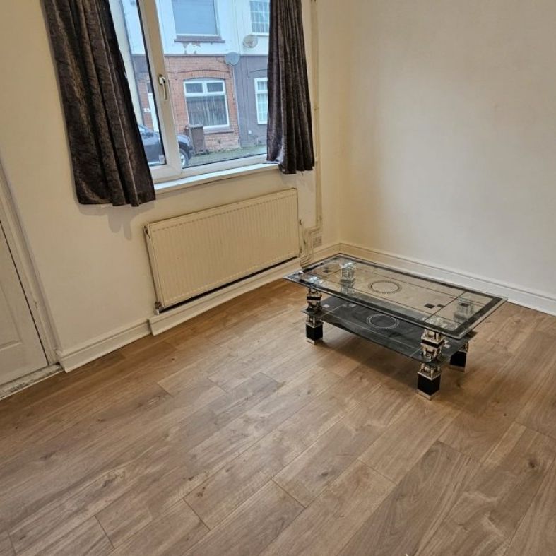 2 bed Terraced - To Let - Photo 1