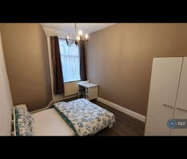 4 bedroom terraced house to rent - Photo 4
