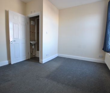 Rainham Road, Gillingham, London - Photo 2