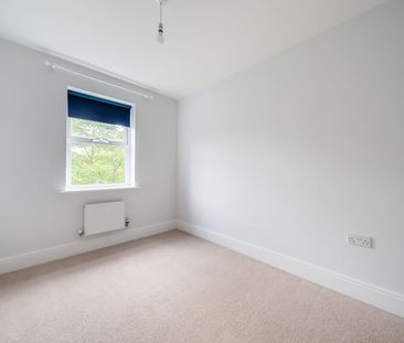 5 bedroom mid terraced house to rent, - Photo 2