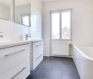 Sanierte 5 Zimmer Wohnung mit zwei Balkons - Foto 3