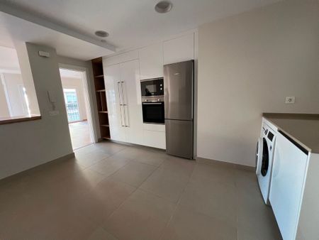 4 room luxury Apartment for rent in Málaga, Spain - Photo 2