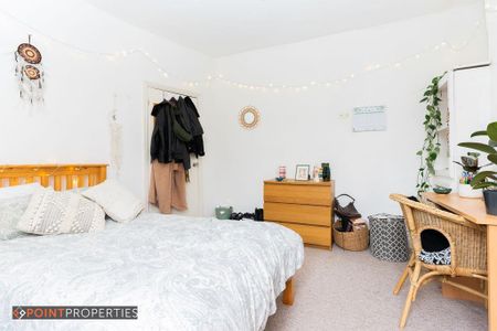 4 bedroom terraced house to rent - Photo 5