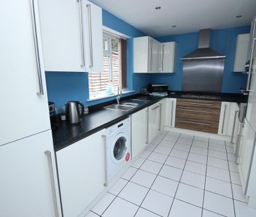 2 Bedroom Semi-Detached To Rent - Photo 3