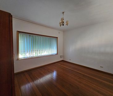 8 Hensley Court, Wodonga VIC 3690 - House For Rent | Domain - Photo 5