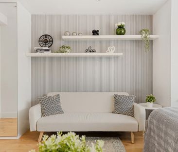 Studio Flat, Park Drive, NW11 - Photo 2