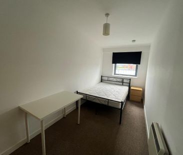 3 bedroom flat to rent - Photo 2