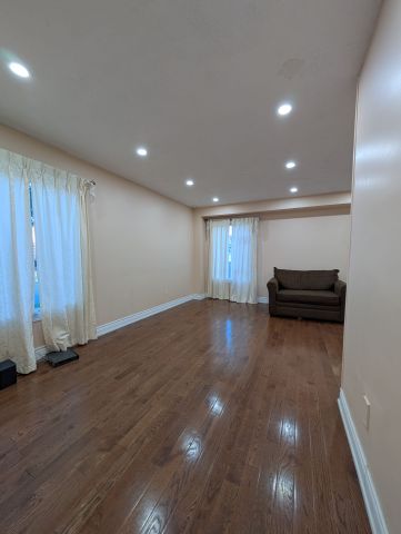 For Lease - 12 Saddlecreek Court Unit# Upper, Brampton, Ontario - Photo 3