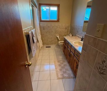 For Lease - 385 Fitch Street, Welland, Ontario - Photo 2