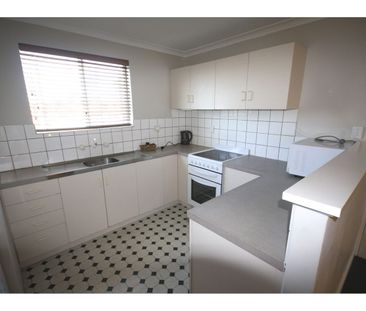 Rivervale Fully Furnished Air-conditioned 3 Bedroom Apartment on Swan River. - Photo 6