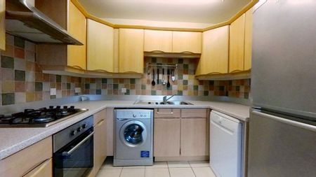 2 bedroom flat to rent - Photo 5