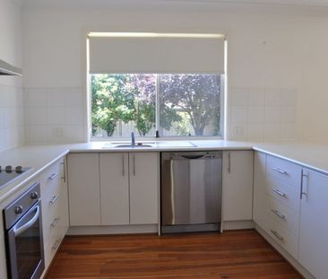Prime Location Close to Schools & Shops! - Photo 5