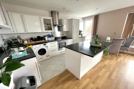 Kimber House, SO14 - Photo 2