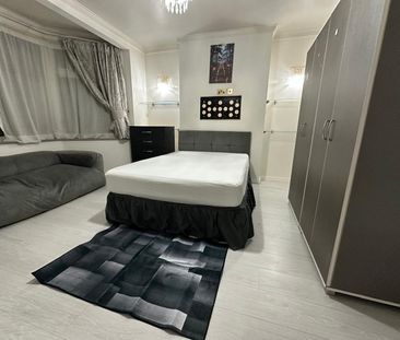 Room in a Shared Flat, Dollis Hill Avenue, NW2 - Photo 3