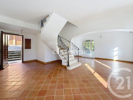 Location Maison 4 pièces 167m² AUBAGNE 13400 - Photo 3