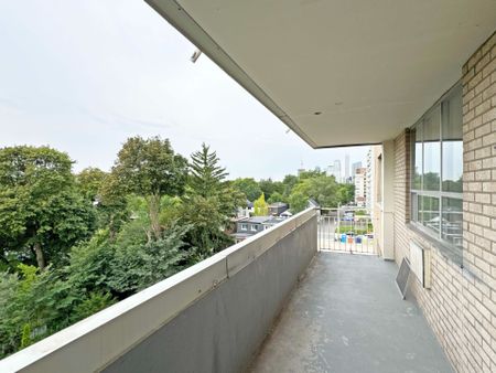 For Lease - 525 Eglinton Avenue Unit# 804, Toronto, Ontario - Photo 3