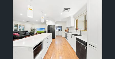 Stylish & Turnkey 3-Bedroom Retreat in a Peaceful Cul-de-Sac - Photo 5