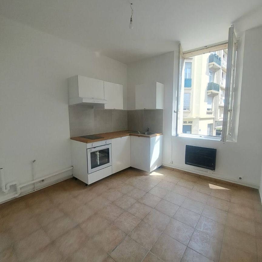 Appartement 1 pièces 13m2 MARSEILLE 4EME 500 euros - Photo 1