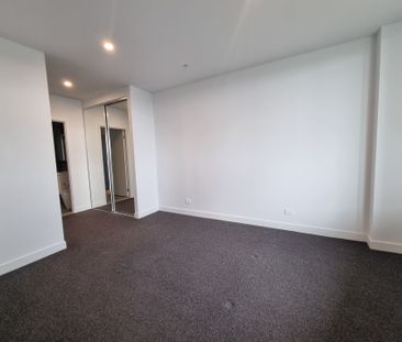 A Spacious Top Floor Beauty with Panoramic View - Photo 6