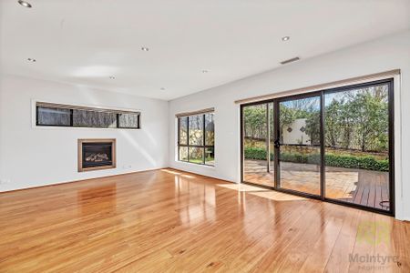 Spacious Family Home in Forde - Photo 3