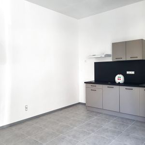 Location Appartement 1 pièce 21m² NIMES 30000 - Photo 3