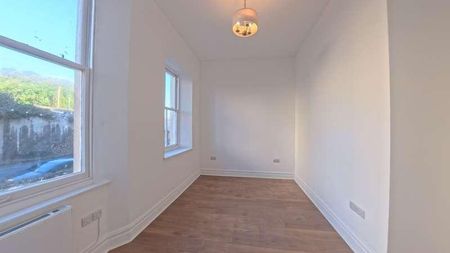 Claremont Crescent, Weston-super-mare, BS23 - Photo 3