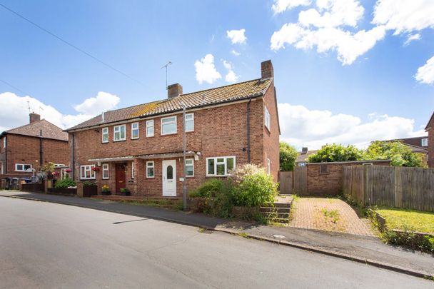 3 bed semi-detached house to rent in Candlemas Mead, Beaconsfield, HP9 - Photo 1