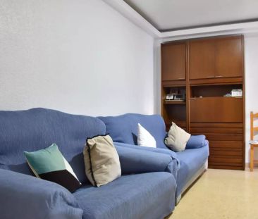 Double bed in Room in a shared 5-bedroom apartment for rent in Ciut... - Photo 1
