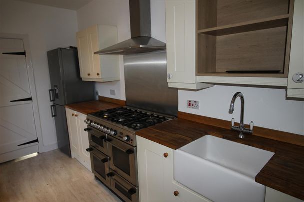 2 Bedroom Terraced House for Rent - Photo 1