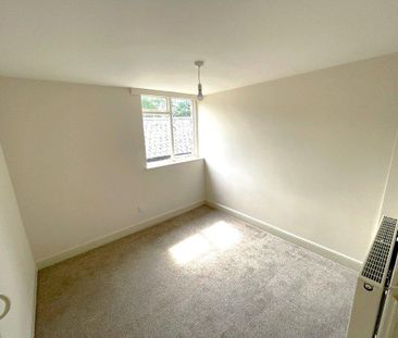 4 bedroom detached house to rent - Photo 3