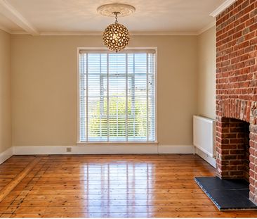 Two Bedroom Apartment To Let in High Street Berkhamsted - Photo 1