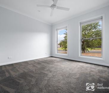 EXECUTIVE STYLE 3 BEDROOM HOME - Photo 3