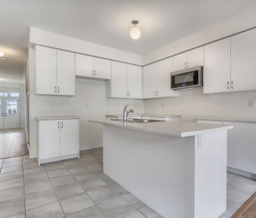 For Lease - 15 Durham Avenue, Barrie, Ontario - Photo 3